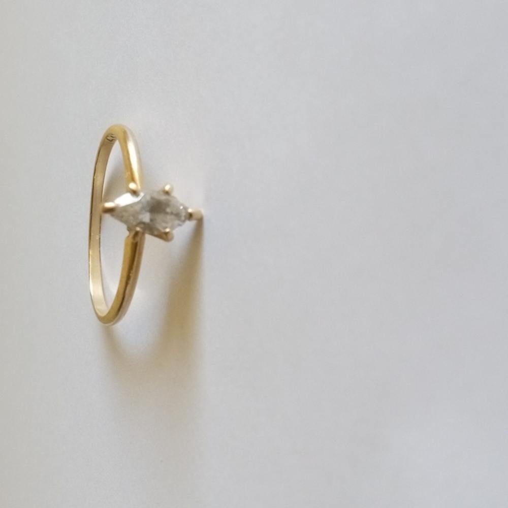 On hold. 14K Diamond ring - Picture 6 of 6